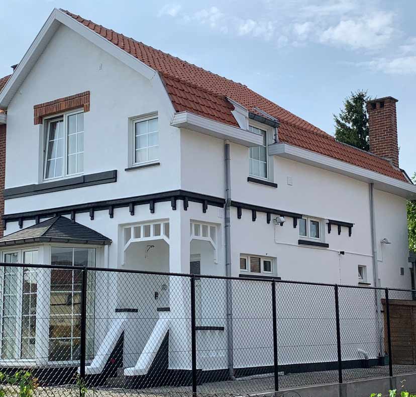 HMPRO COUVERTURE TOURS : couvreur en INDRE-ET-LOIRE (37) sur TOURS et les alentours. : Travaux de couverture, zinguerie, nettoyage démoussage peinture hydrofuge toiture, étanchéité toit terrasse, isolation toit / comble, traitement bois charpente,, nettoyage, démoussage, imperméabilisation, ravalement peinture façade, pose débardage et nettoyage des extérieurs. HMPRO Couverture Tours : intervention en INDRE-ET-LOIRE (37) sur TOURS et les alentours.